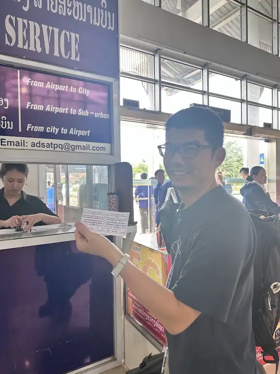 龍坡邦機場交通