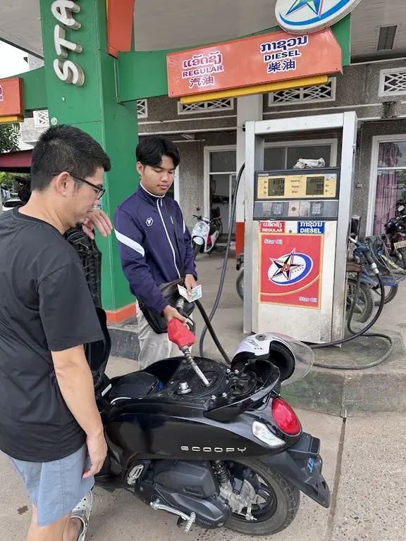 摩托車第一次加油